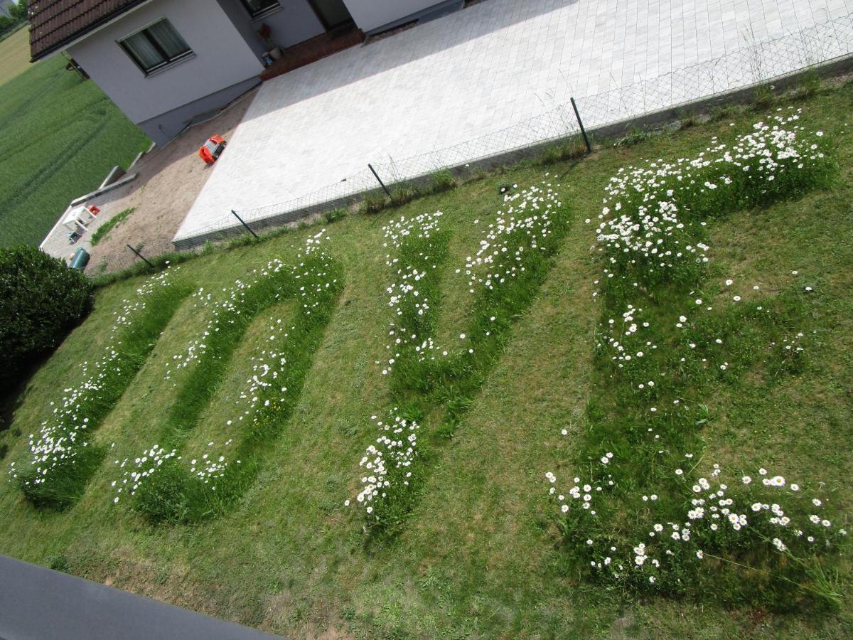 Zeit Fuer Dich Apartamento Himmelkron Exterior foto